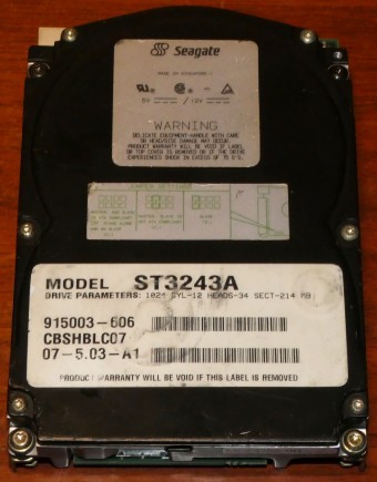 Seagate Model ST3243A IDE 214MB HDD CYL: 1024 Heads: 12 Sect: 34, adaptec AIC-6070Q Chip, Singapore 1993